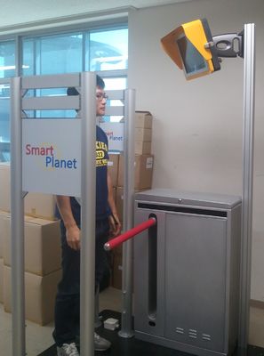 Porta automática da barreira do torniquete do braço da gota da segurança para o controlo de acessos da entrada