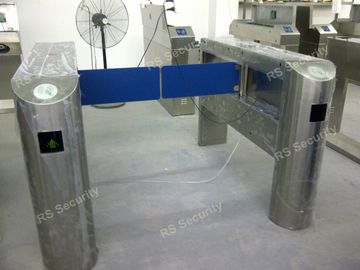 Sistema comercial automático exterior da porta da barreira do balanço IP54, torniquetes do RFID