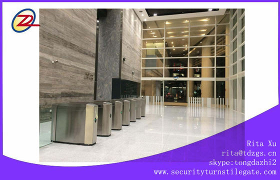 Barreira do balanço do leitor de cartão dos sistemas RFID da entrada do torniquete da aleta do centro comercial