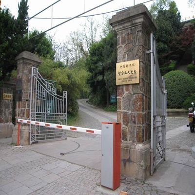 Segurança automatizada porta da barreira do parque de estacionamento do crescimento de 6 medidores para o acesso do veículo