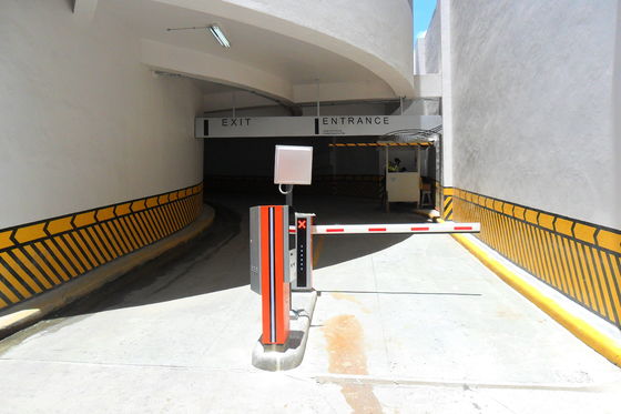 porta FJC-D618B da barreira do crescimento do estacionamento do tráfego de 6M, relação de controle remoto